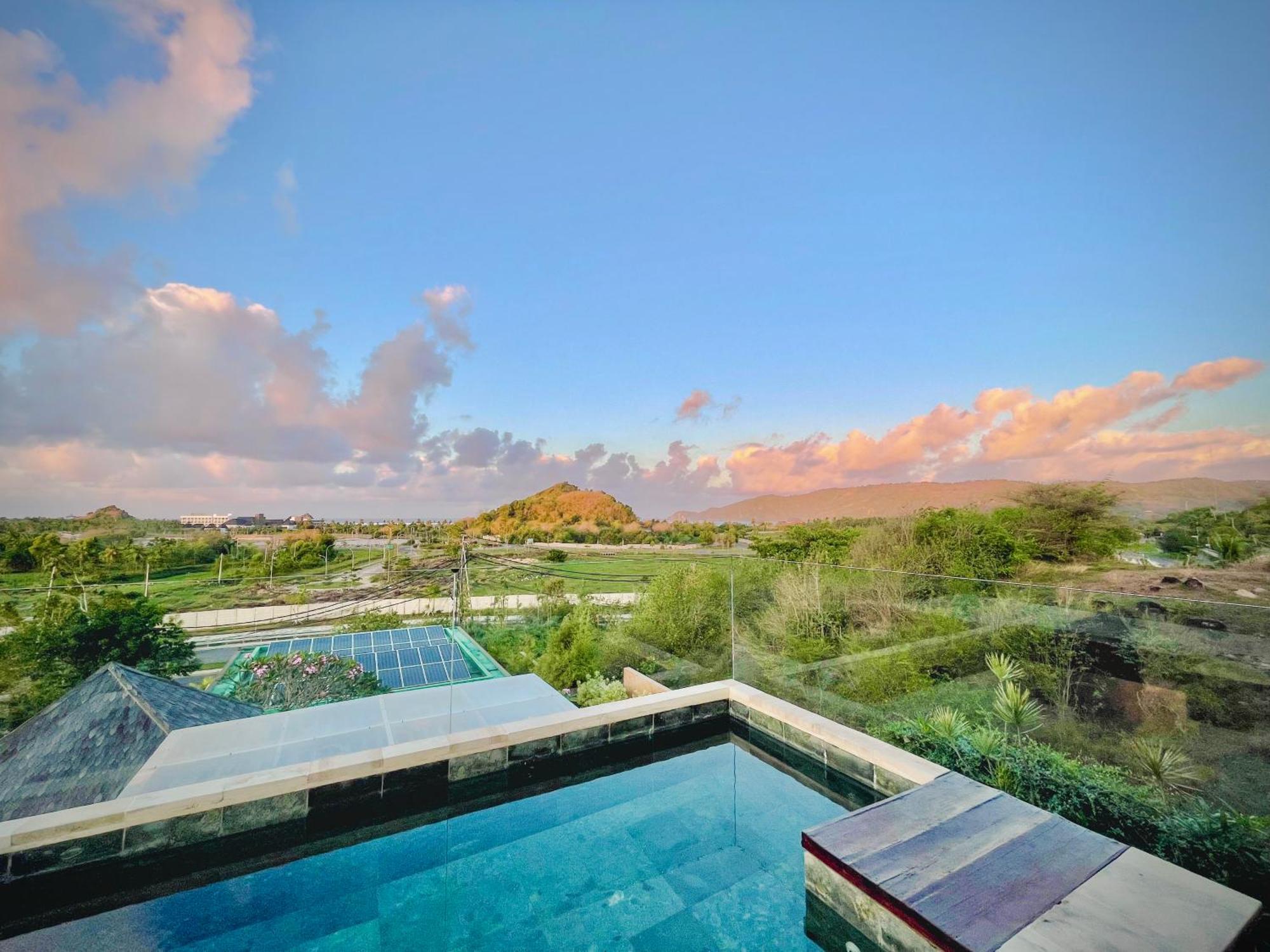 Villa Mandalika Lombok Kuta  Exterior photo